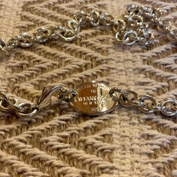 RTT Oval Tag Necklace - Picture 3 of 5